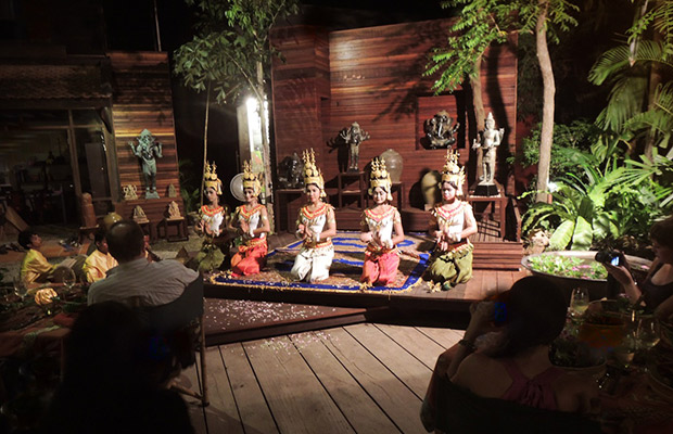 Gala-Dinner-in-the-Khmer-House-4