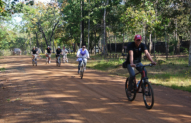 Mountain-Bike-on-the-Hidden-Paths-of-Angkor-1